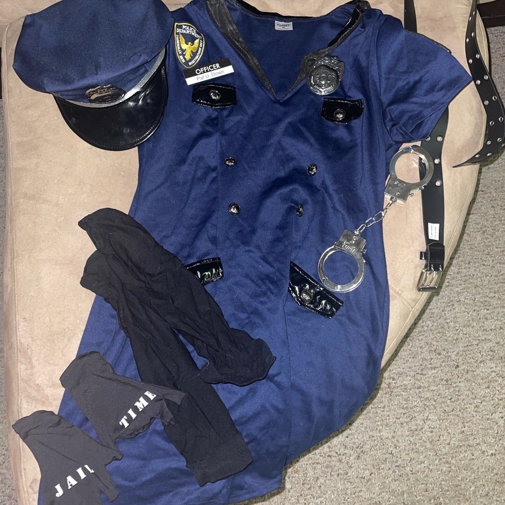 $110 Value! Complete Spirit Halloween Police Costume XL